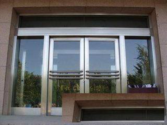 西安安装维修玻璃门，推拉门，地弹簧更换