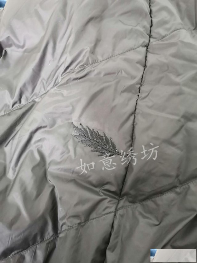 服装破洞绣补绣花破洞精工织补无痕织补技术