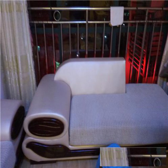 重庆沙发翻新换面，沙发清洗护理