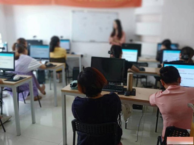 泉州市区电脑暑假培训班，文员零基础速成班