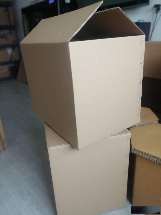 沈阳纸箱厂快递打包纸箱厂家现货多