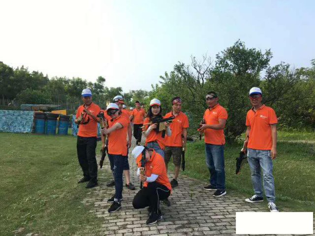 公司拓展游玩推荐长兴岛真人CS拓展、烧烤采桔子