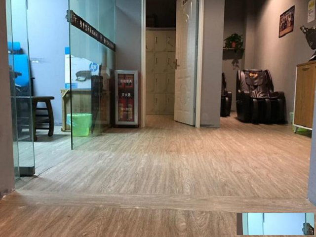 办公写字楼石塑锁扣地板锁扣地板工程品种繁多