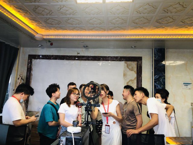 狮岭学习淘宝电商好不好找工作美工运营工资高不高