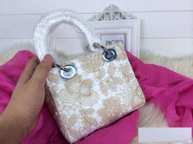 青岛古驰邮差包高价回收急需用钱青岛名包可抵押借款