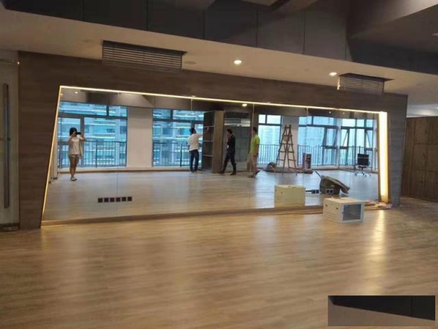 商业档铺快装锁扣地板SPC石晶地板材料价格实惠