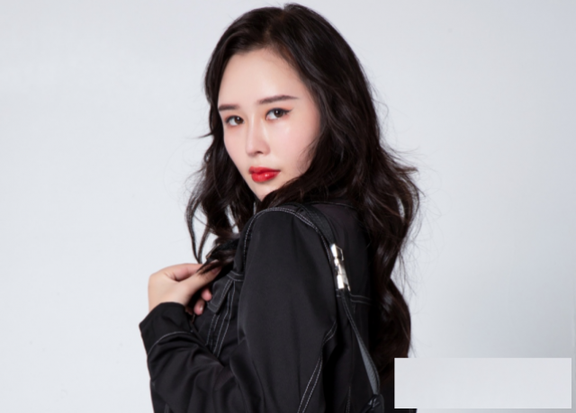 想感受摄影基地拍照过程？想做服装模特？想拍模卡硬照？