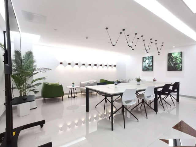 南北通透，布局精致，装修华丽，价格合适，即刻可办公