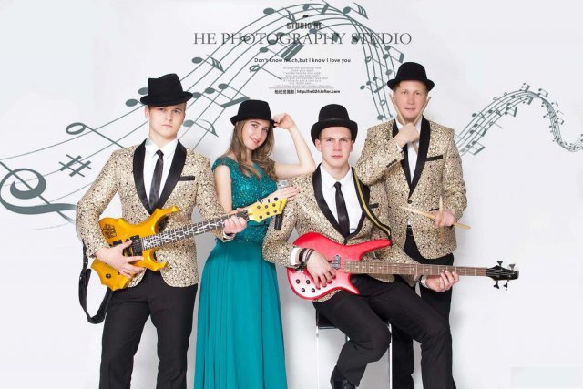 主持人,魔术,杂技,二人转,舞蹈,变脸,小品,相声