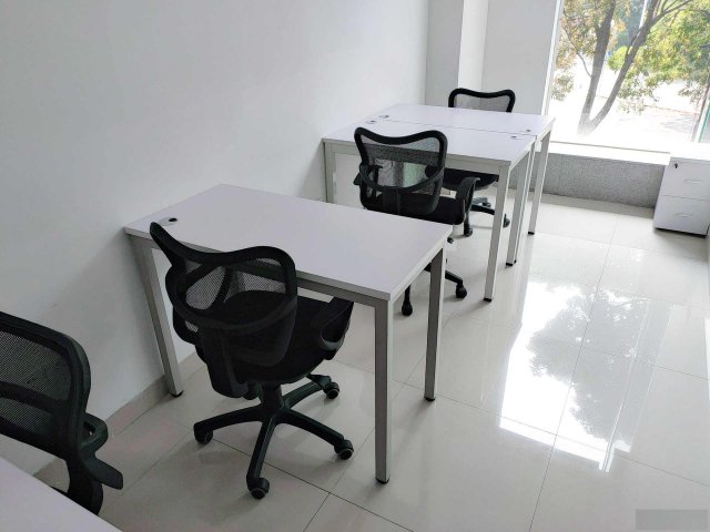 南城直租落地窗精装小型办公室，外贸电商联合办公驻点