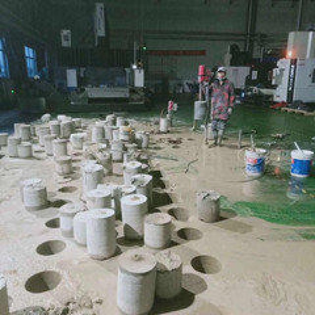 切割开门、开窗，拆除水泥墙，拆除楼板，通风道钻孔