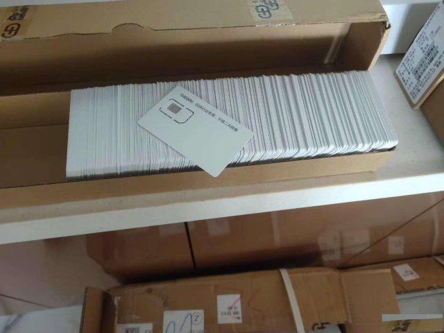 0月租注册卡猫池接码移动信号源插卡即用