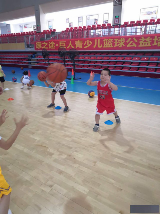 东莞市青少儿篮球培训中心