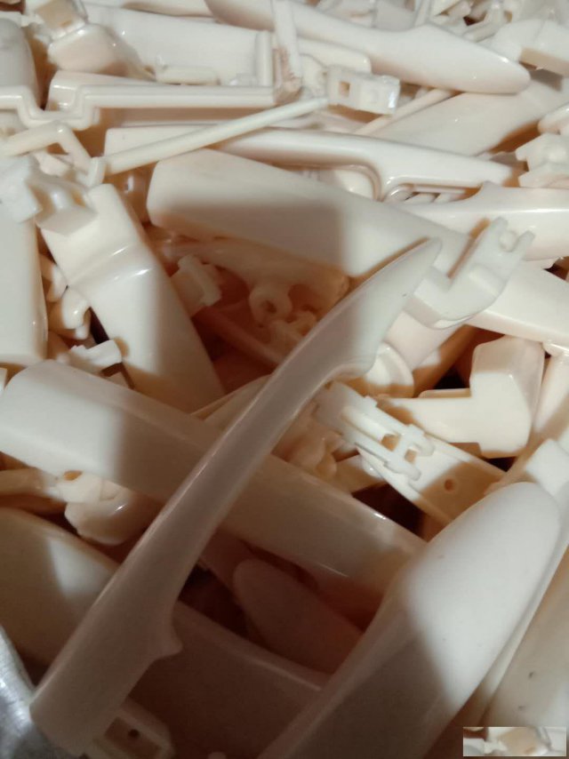 全国回收各种塑胶原料、水口料