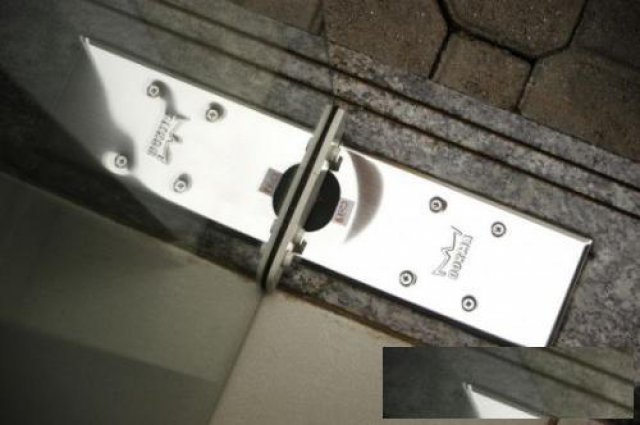 太原玻璃门维修更换安装地弹簧