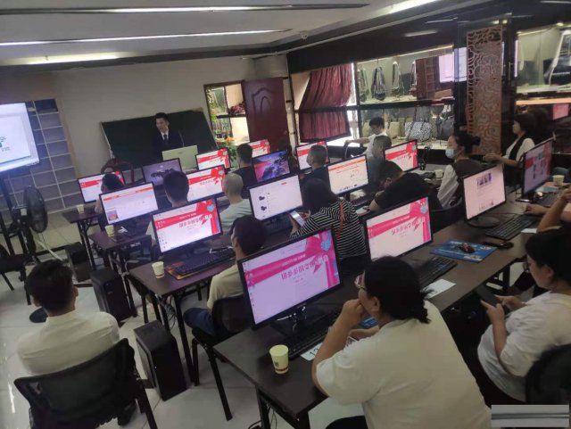 新手如何做短视频运营狮岭立正零基础学习