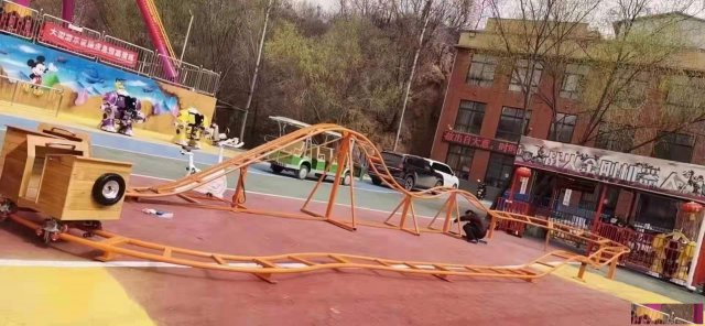 专业制作各类网红活动道具坑爹过山车