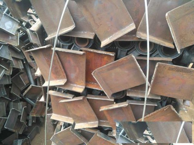 建筑丝杠生产厂家，钢管顶托丝杠多少钱一个