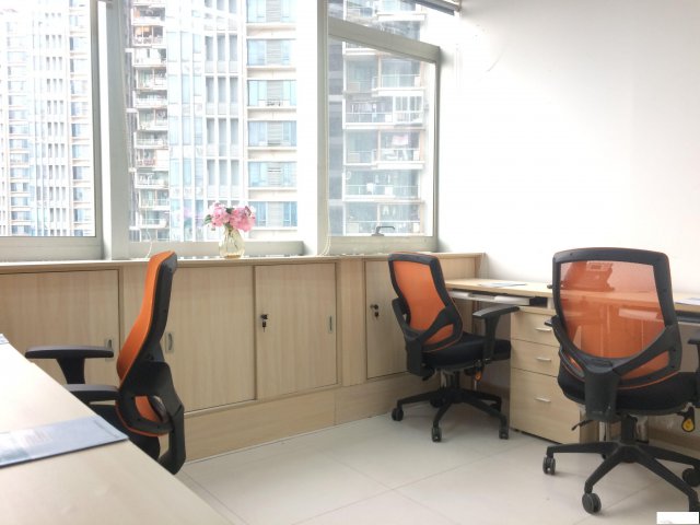 年轻人创业首选办公室小面积带装修方便实惠
