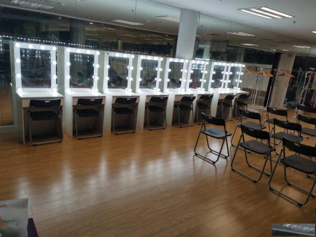 北京全新专业化妆镜出租北京租赁化妆台出租带灯化妆台