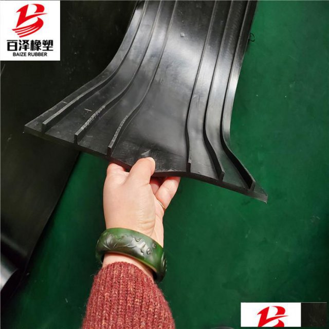橡胶材质背贴式橡胶止水带的连接搭接方法