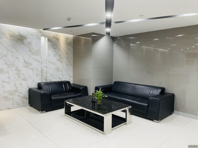 鸿福路口，众创金融街1至6人办公室低至680元！