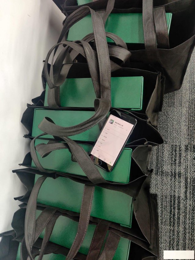 香-港开什么户会比较好