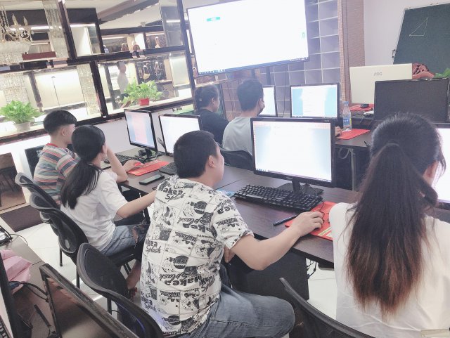 狮岭学电商美工培训：零基础小白学美工可以吗需要多长时间