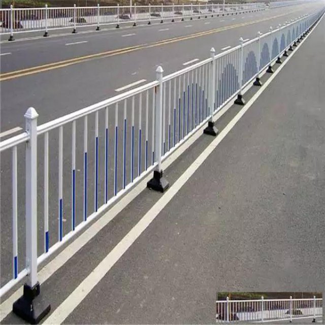 道隔离使用安全护栏锌钢护栏市政护栏