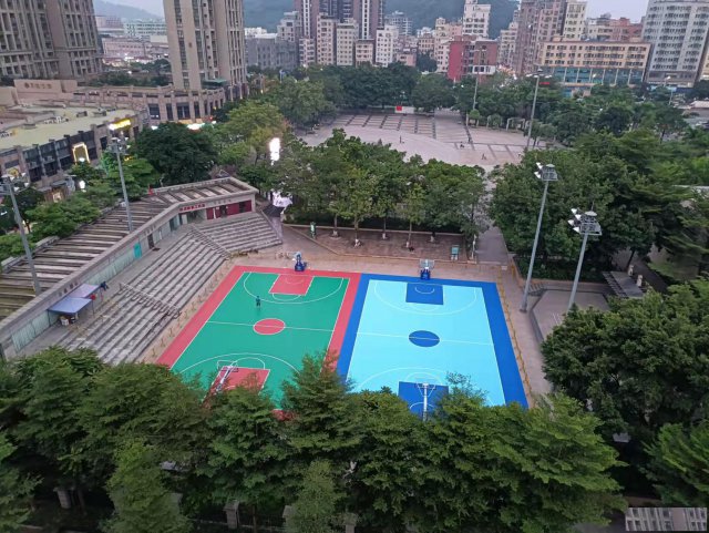 广东学校丙烯酸球场和硅PU球场的区别【德朝体育】