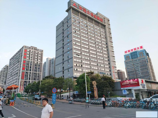 小巧型办公室，保姆式管理，拎包办公