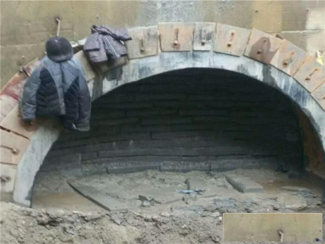 湖北江荣市政污水管道潜水检测修复顶管垒墙疏通清淤清洗公司