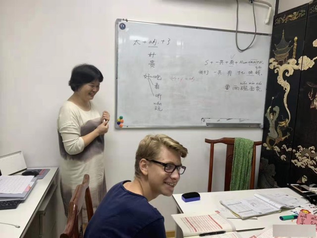 外国人中文培训课程什么更重要