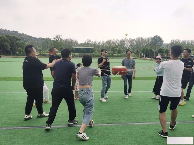 醉给力玩法武汉公司年会服务老北京火锅晚宴加戏欢天喜地