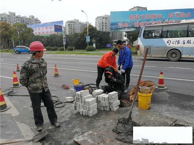 湖北市政管道疏通清淤清洗封堵气囊检测修复顶管垒墙江荣市政公司