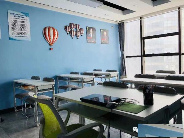 青苹果传媒艺考教育