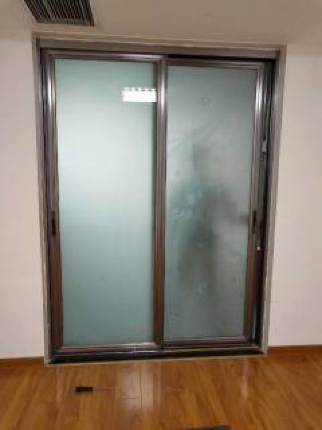 西安玻璃门安装，维修，更换厨房推拉门玻璃