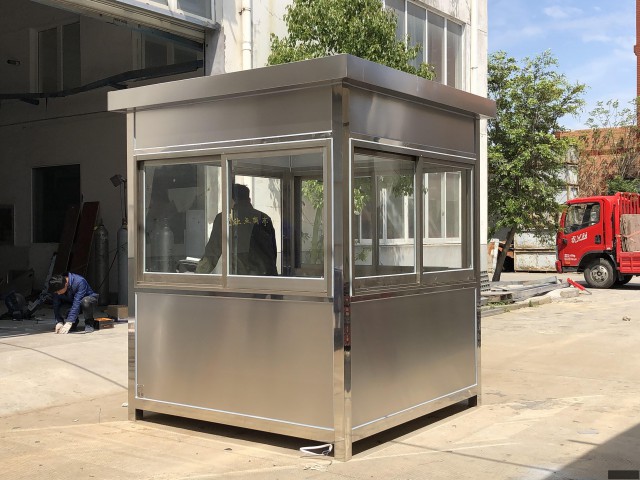 晋城厂家出售不锈钢钢化玻璃治安亭可移动停车场岗亭