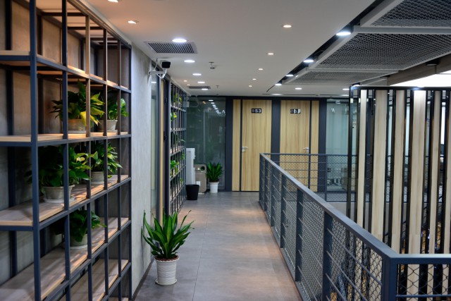 罗湖翠竹精装拎包入驻办公室月租980元可以开公司银行户