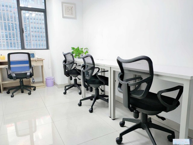 小微企业孵化器南城可注册公司小型办公室适合1到6人办公