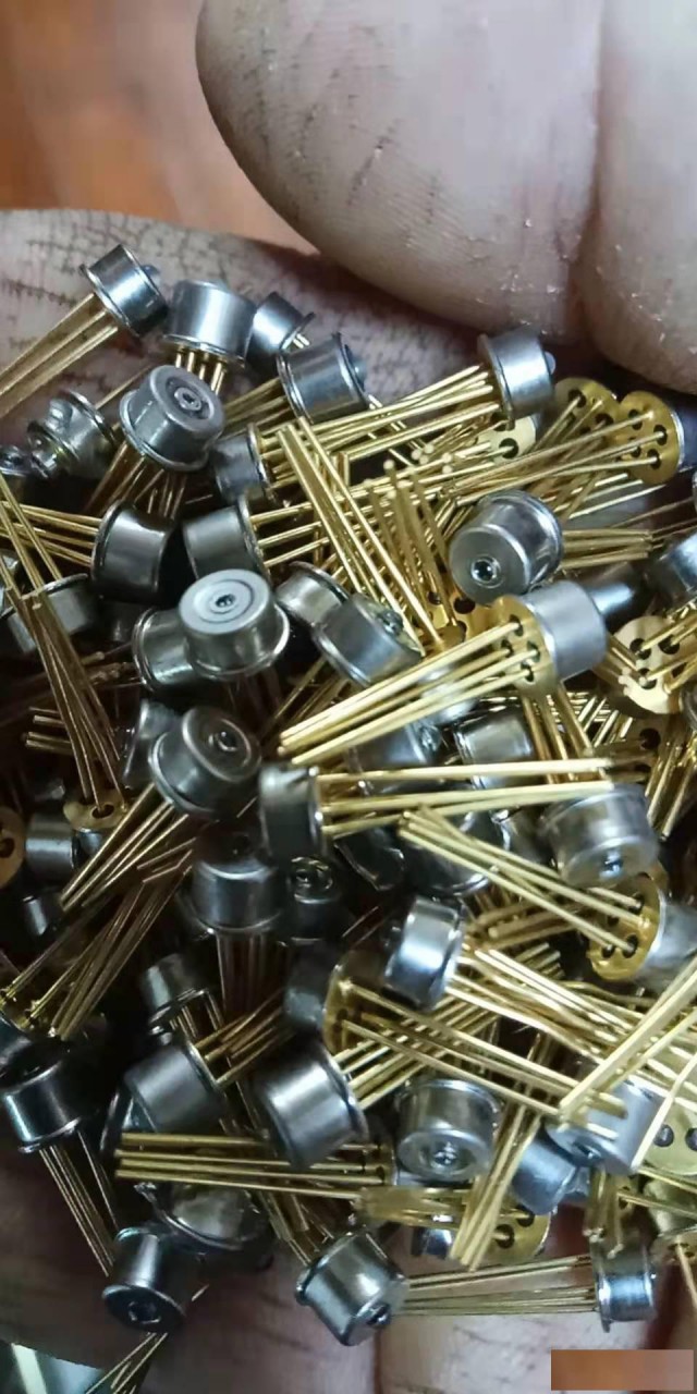 武汉镀金回收武汉激光器件镀金管脚底座回收