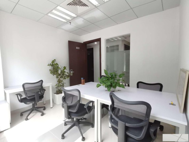 精装办公室399元/月配办公桌椅房租水电宽带费全包