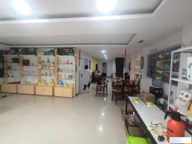 特佳铺编号22100运河区万润绿景园旺铺底价转让