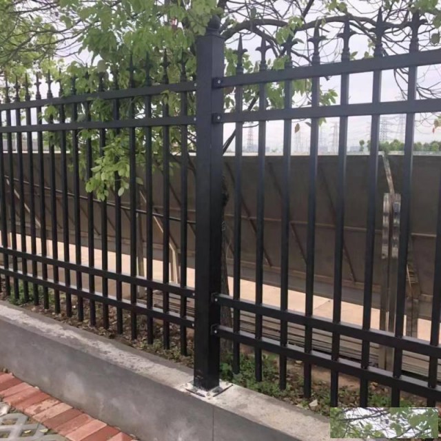小区围墙使用黑色锌钢护栏四横梁围墙护栏