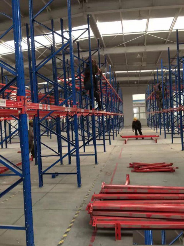 高价回收仓库重型货架，二手货架回收，旧托盘叉车回收