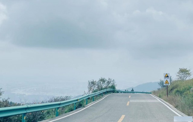 成都到中江晚上包车电话天府机场到中江包车电话