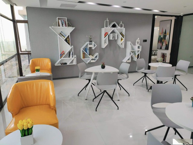 创业基地联合办公空间，精装修可注册可开户可备案