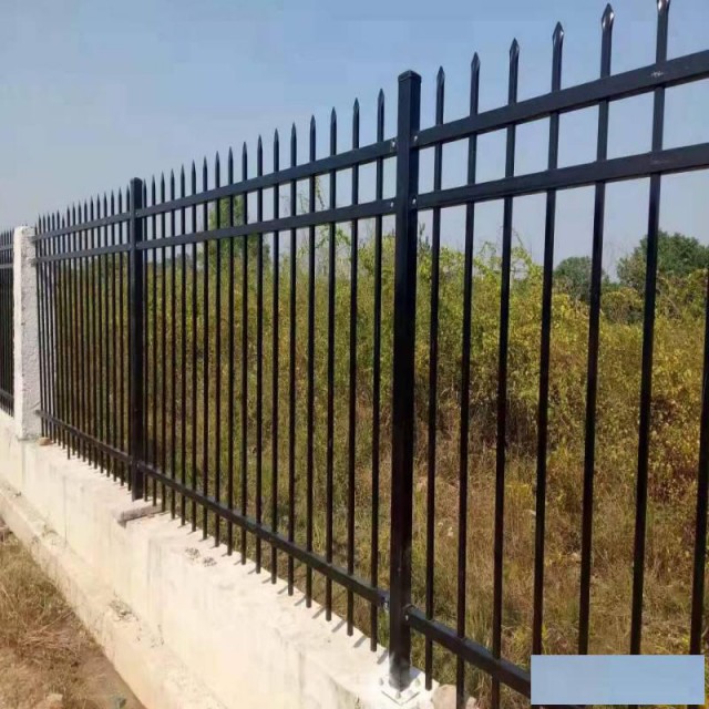 书奎筛网供应三横梁锌钢护栏围墙护栏