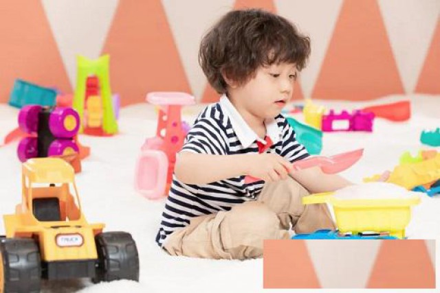 海淀中关村需性格好稳定有爱心住家阿姨陪伴６岁孩子爱侬远大路