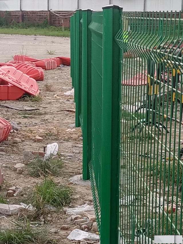 书奎筛网供应桃型柱护栏浸塑护栏网框架护栏网